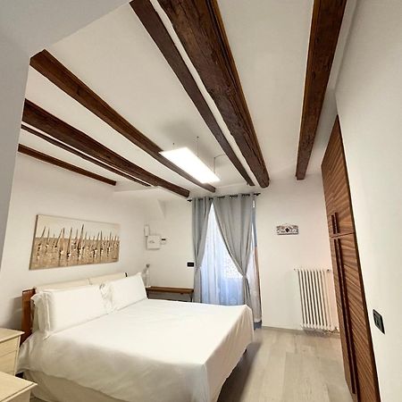 コモLa Casa Di Aleアパートメント エクステリア 写真